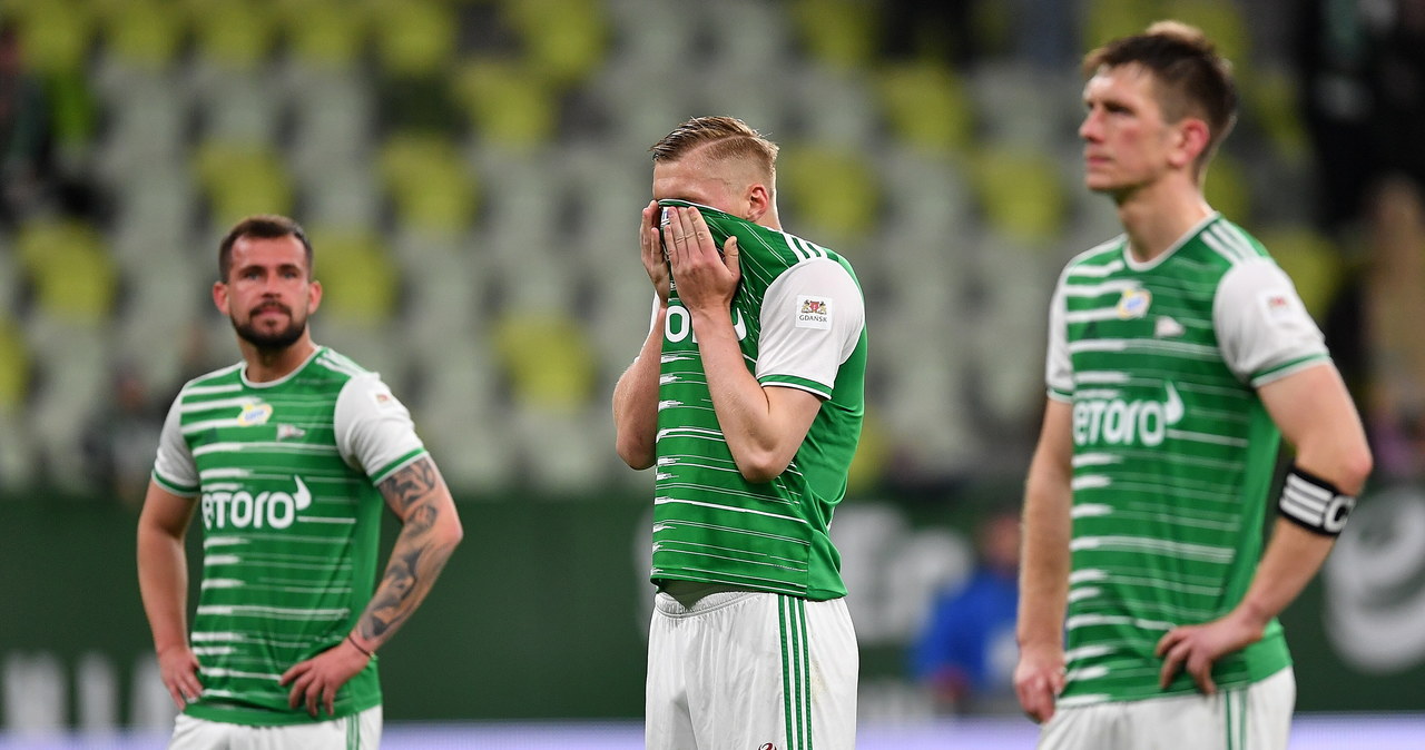 Lechia Gdańsk spadkowiczem ekstraklasy. Klub przeprosił kibiców