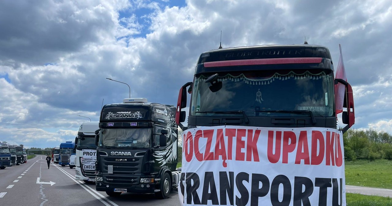 Protest w Dorohusku. Przewoźnicy: Bez przywrócenia pozwoleń zbankrutujemy