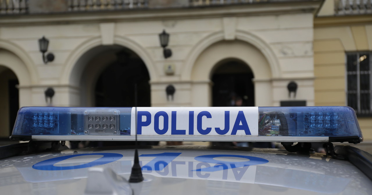 Warszawa: 61-latek zaatakowany ostrym narzędziem. Policja szuka napastnika