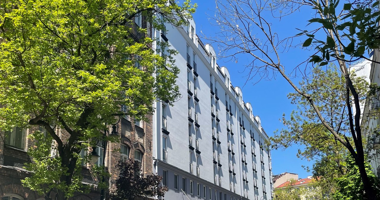Hotel Sobieski zmienił kolor. Mieszkańcy: To koniec pewnej epoki