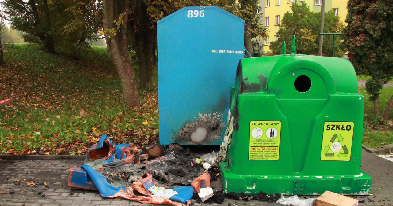 ​Podpalał śmietniki, usłyszał 12 zarzutów