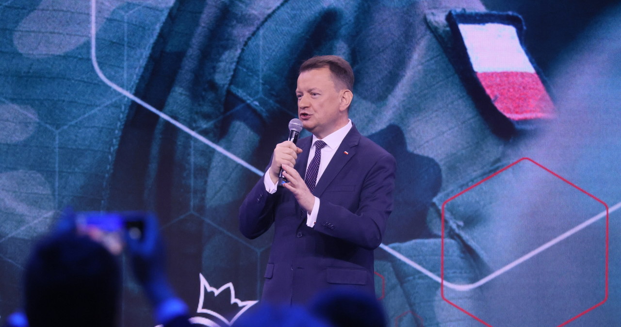 Błaszczak: W poniedziałek pierwsze wyrzutnie HIMARS będą w Polsce