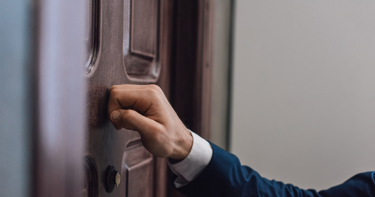 Oszuści podają się za kaliskich urzędników. Chcą wejść do mieszkań