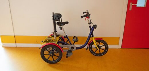 Sąsiad zagraca klatkę schodową w bloku? Tego nie można trzymać na korytarzu