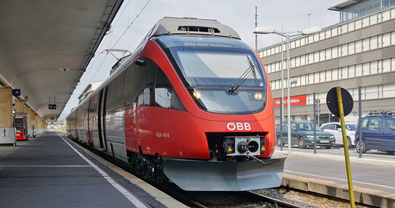 Przemówienie Hitlera zamiast komunikatów w pociągu w Austrii