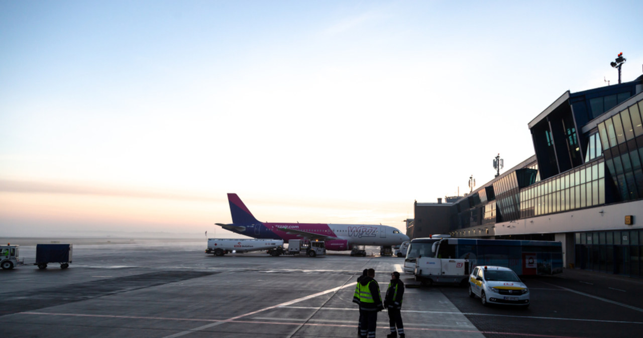 Dron na lotnisku w Pyrzowicach. Trwają poszukiwania operatora