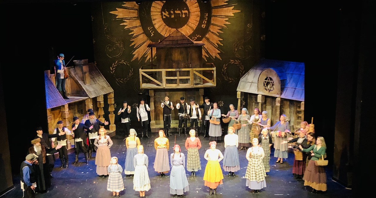 ​”Skrzypek na dachu” na polskiej scenie od 40 lat