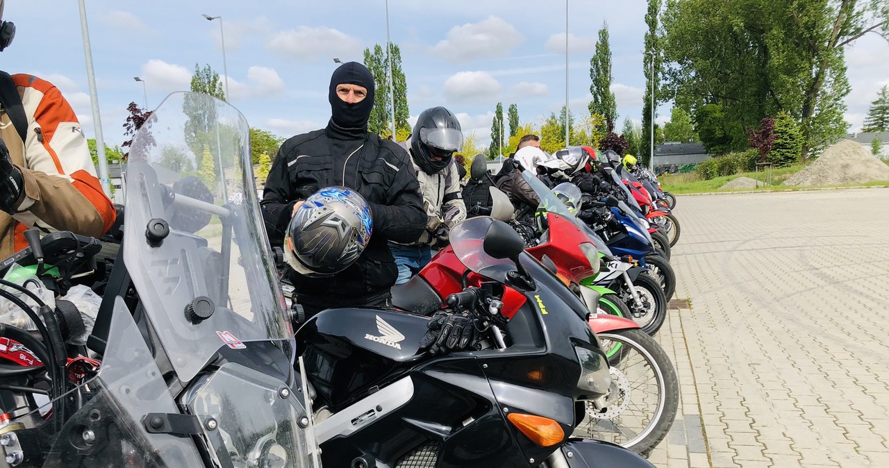 4. Rajd Motocyklowy Weteranów w Łódzkiem. Oddają hołd poległym kolegom