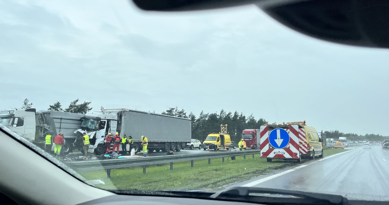 Zderzenie ciężarówek na A4. Tworzą się korki