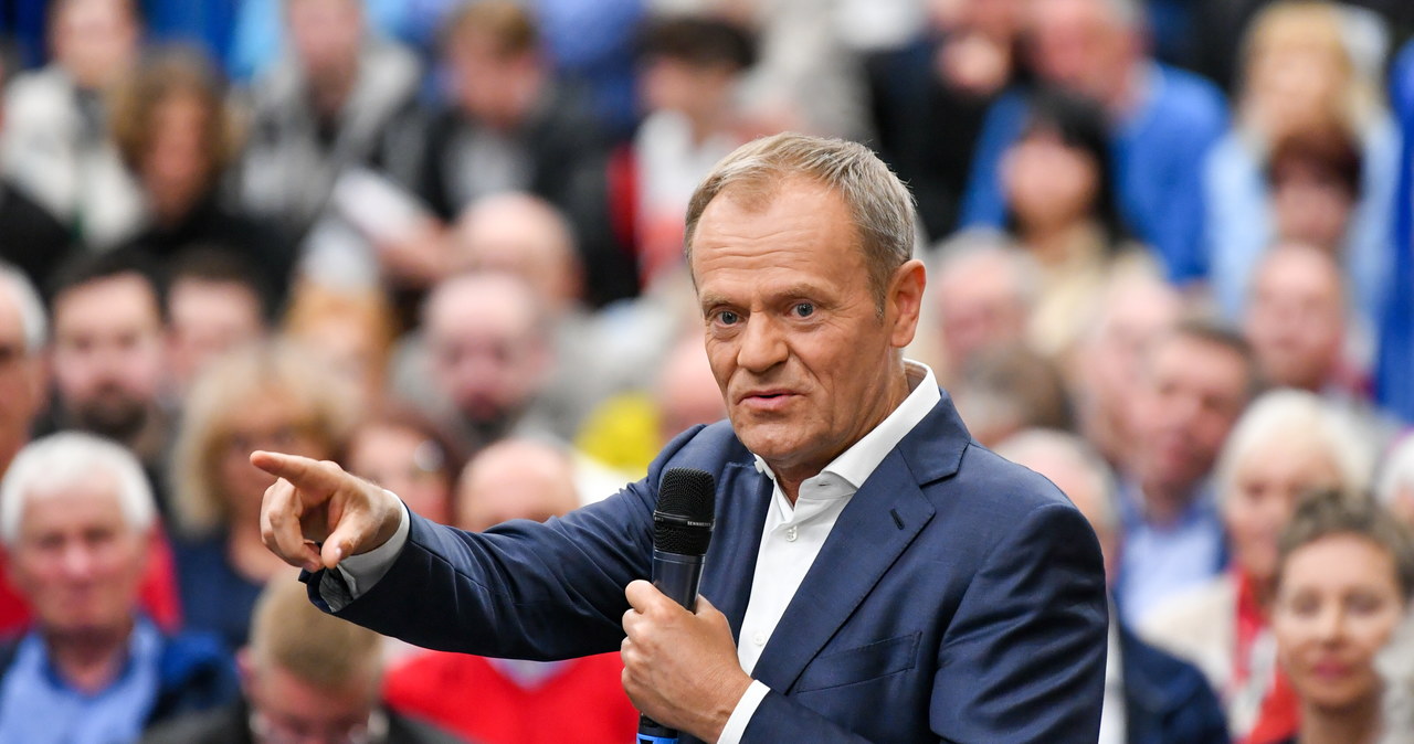 Tusk chce szybkiej waloryzacji 500+. Przypomina, co zrobił PiS w 2019 r.