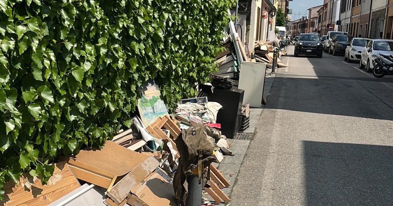 „Ulice jak jedno wielkie śmietnisko”. O sytuacji w Emilii-Romanii