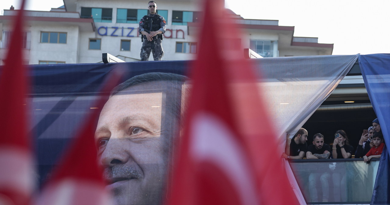 Druga tura wyborów prezydenckich w Turcji. Erdogan liderem