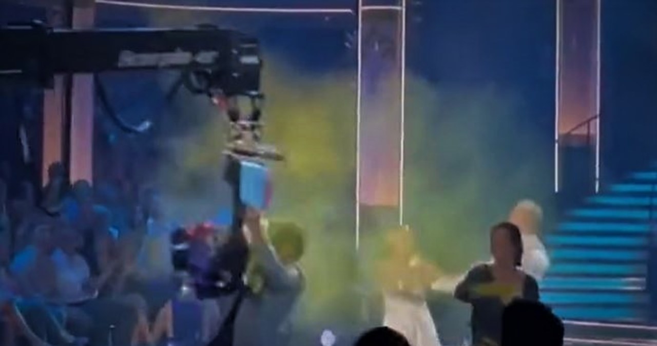 Aktywiści zakłócili taneczny show w telewizji. Pokonał ich operator kamery