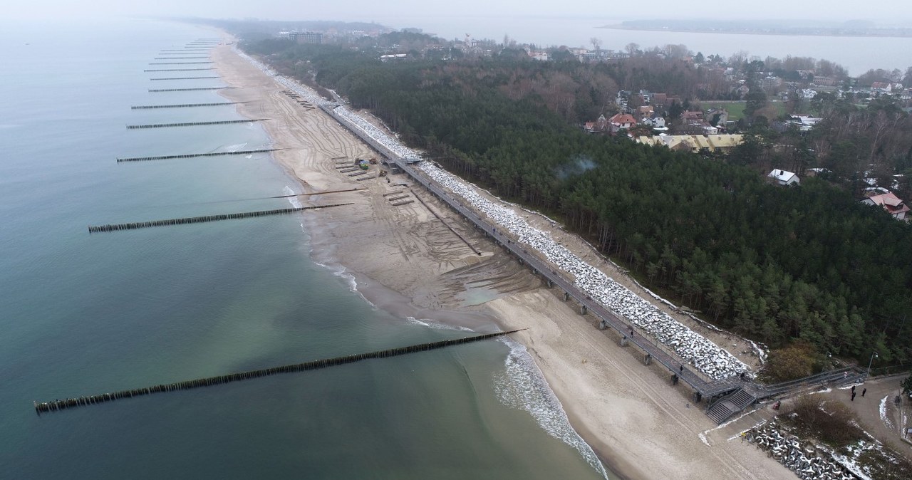 W Mielnie rozbudowano nadmorskie umocnienia brzegowe