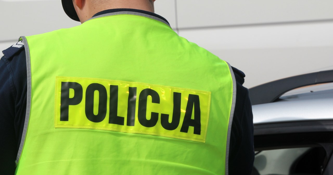 Kierowca bez uprawnień i po narkotykach. Pasażerowie poszukiwani za włamania