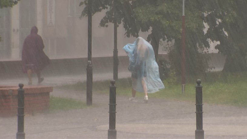 Czeka nas niespokojna środa. IMGW wydało alerty – czekają nas burze, ulewy i podtopienia