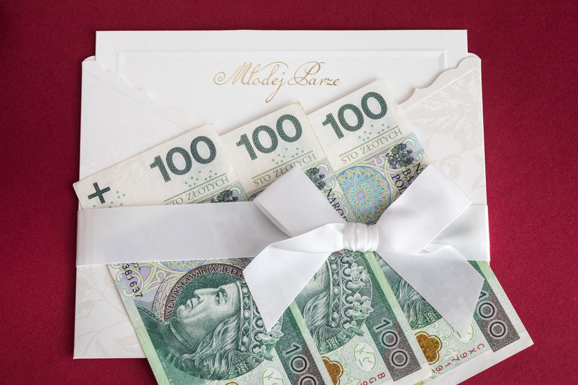 Ile dać chrześniakowi na wesele? Ta kwota to minimum