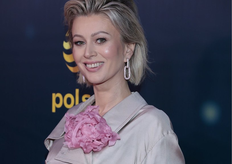 Katarzyna Zdanowicz w najmodniejszym kolorze sezonu. Dziennikarka wie, co jest trendy