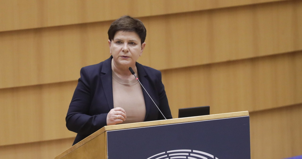 Gorąca debata o „lex Tusk” w PE. Szydło: Wstyd, Sikorski, że byłeś ministrem!