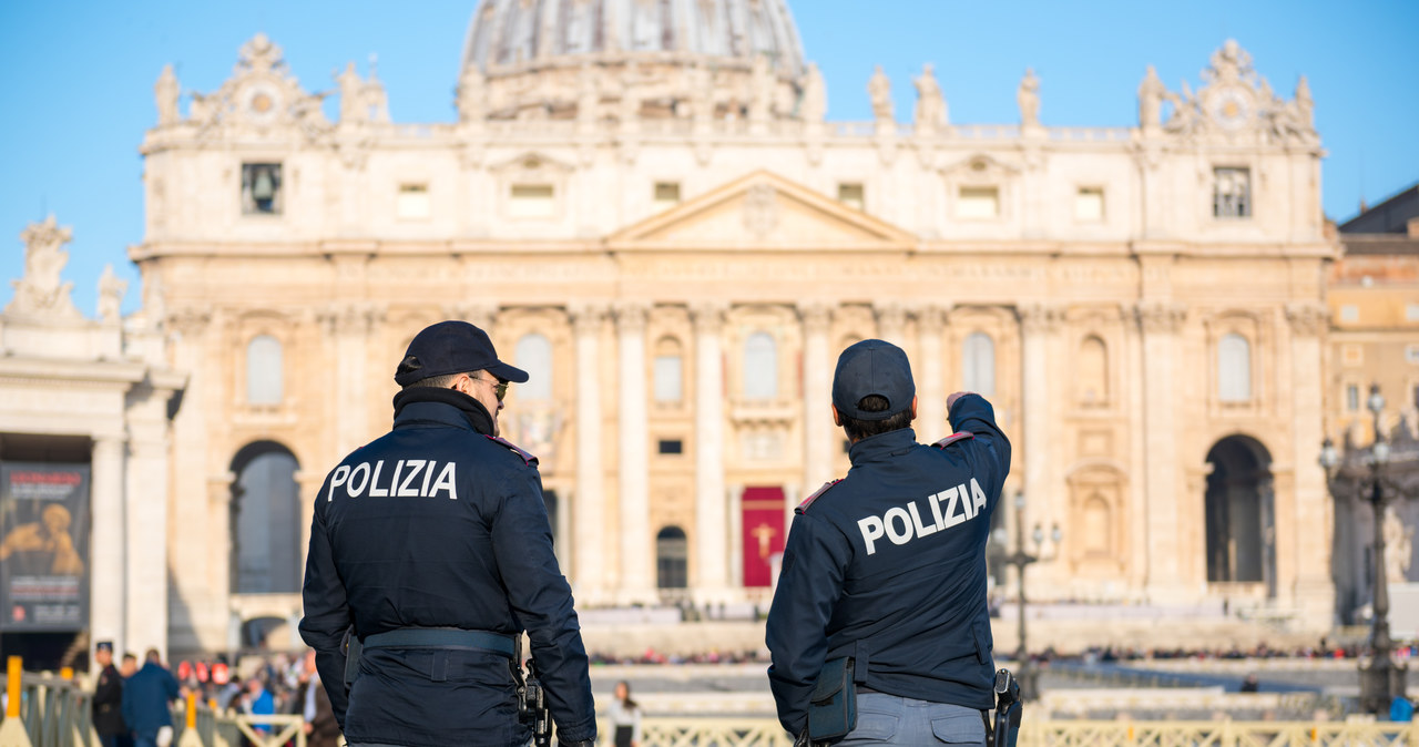 Mężczyzna rozebrał się do naga w bazylice św. Piotra w Watykanie