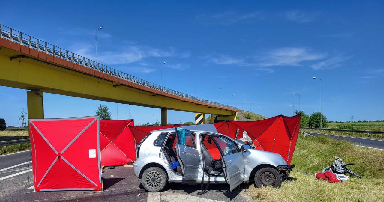 Tragiczny wypadek pod Oleśnicą. 2 osoby zginęły, 5 zostało rannych