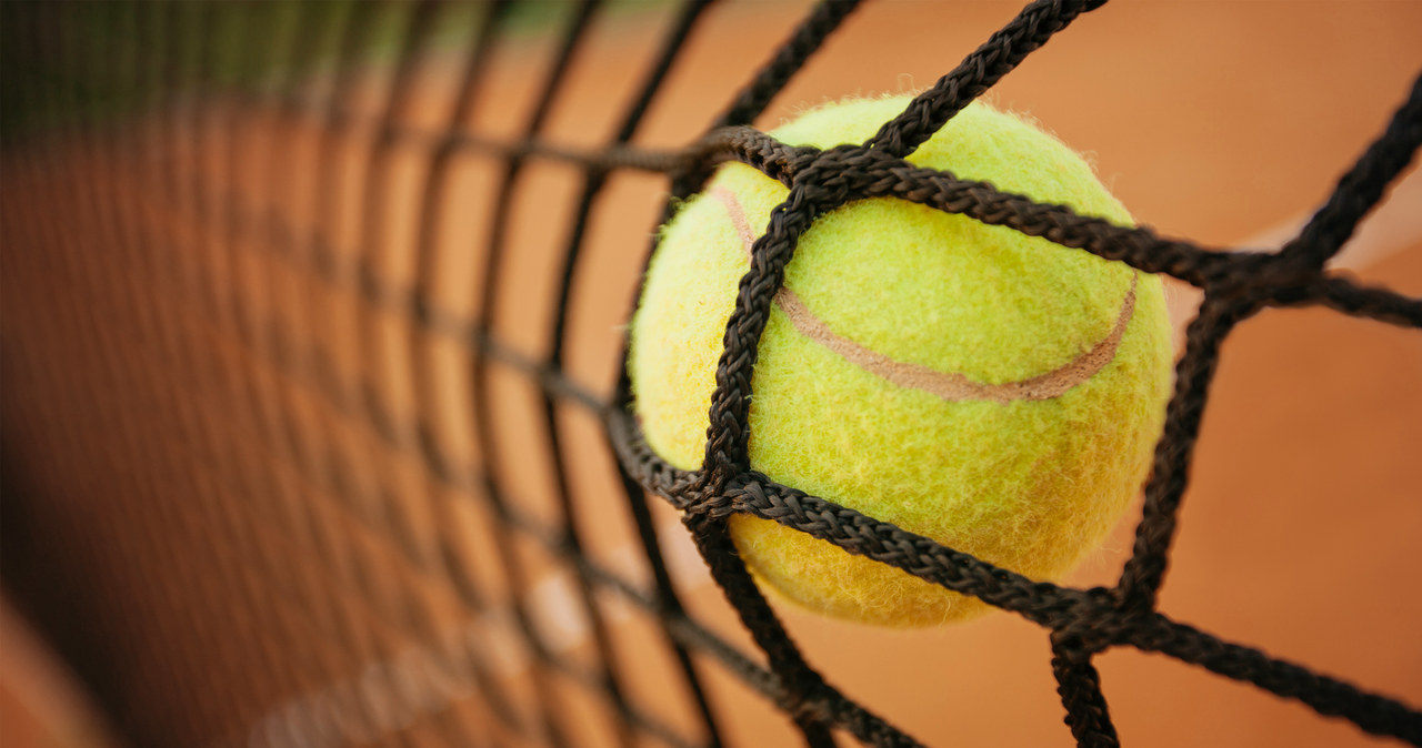 Roland Garros: Niebezpieczny incydent i kontrowersje wokół dyskwalifikacji tenisistek