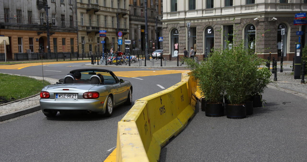 Plac Zbawiciela nie dla pieszych. Decyzja Zarządu Transportu Miejskiego