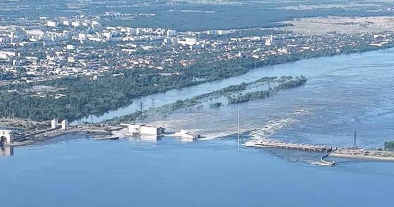 Wysadzona zapora w Nowej Kachowce. „Odrażająca zbrodnia wojenna”