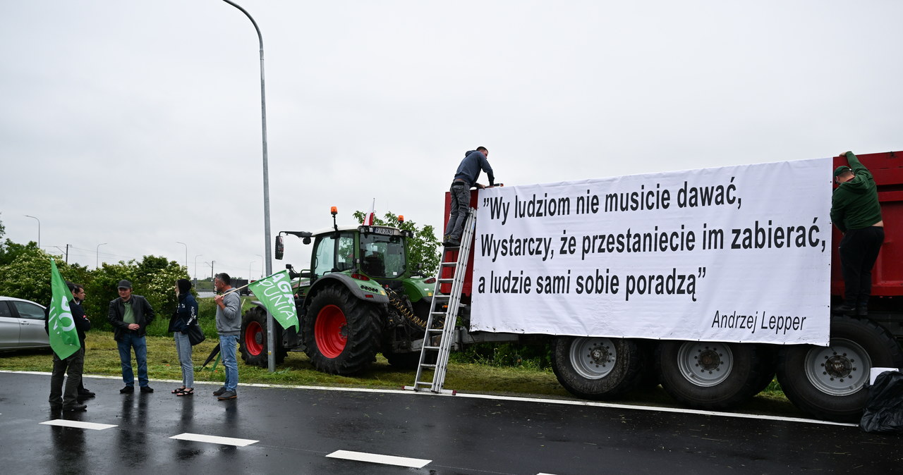 Rolniczy protest przy przejściu granicznym w Medyce