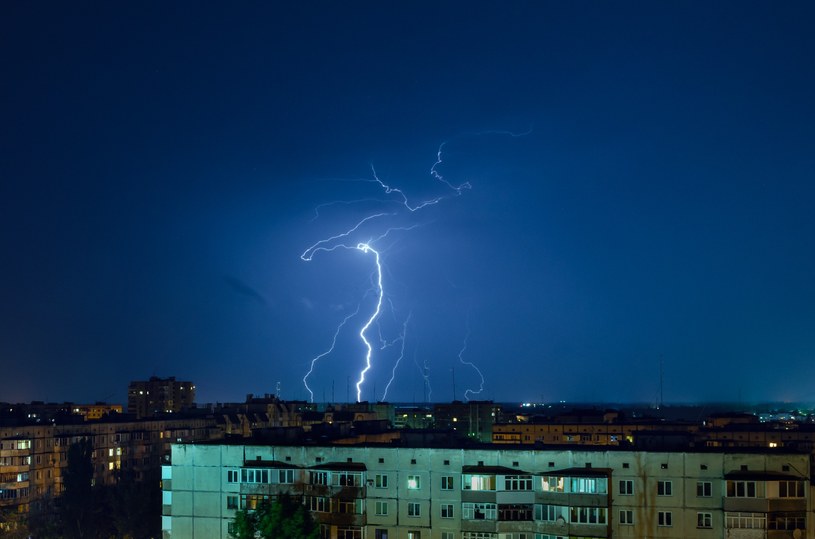 Alert pogodowy w Polsce. Możliwe lokalne zalania i podtopienia