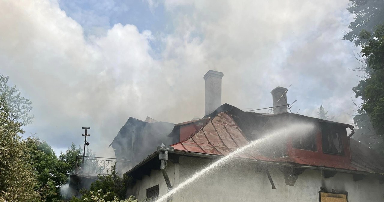 Pożar zabytkowego dworku w Suchedniowie