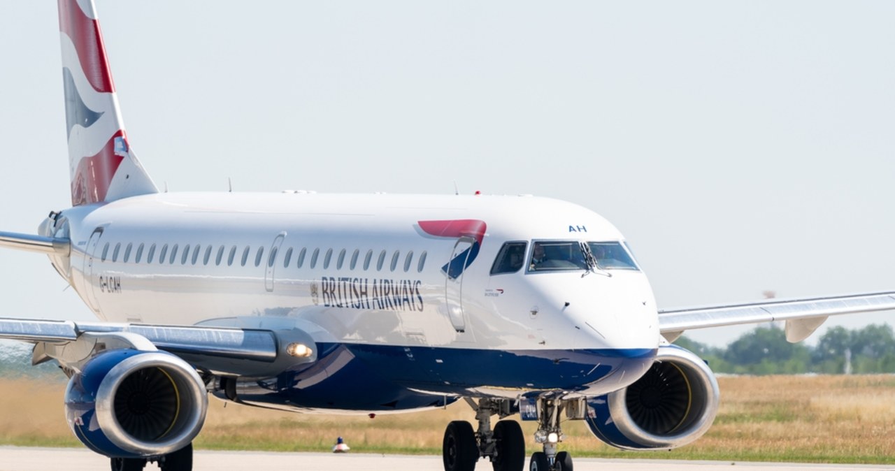 Błąd stewardessy. Otworzyła awaryjne drzwi w samolocie