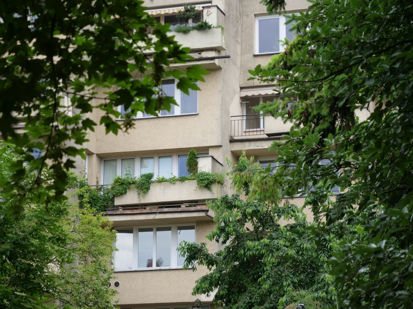 „Niewidoczny” blok w centrum Warszawy. Mieszkali tam tylko wybrańcy