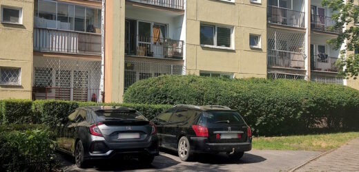 Sąsiad parkuje samochód pod twoim oknem? Lepiej sprawdź, jakie masz prawa