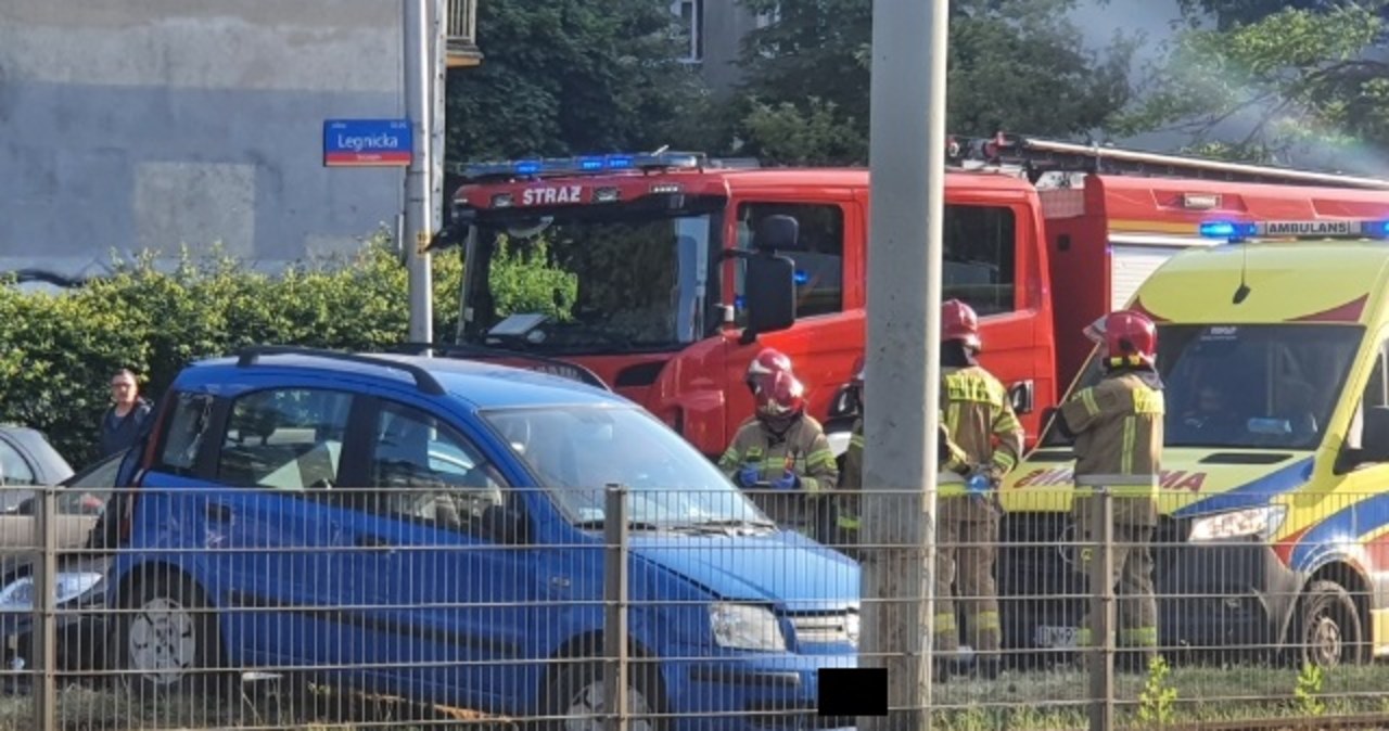 Wrocław: Zablokowane torowisko po wypadku. Jedna osoba ranna