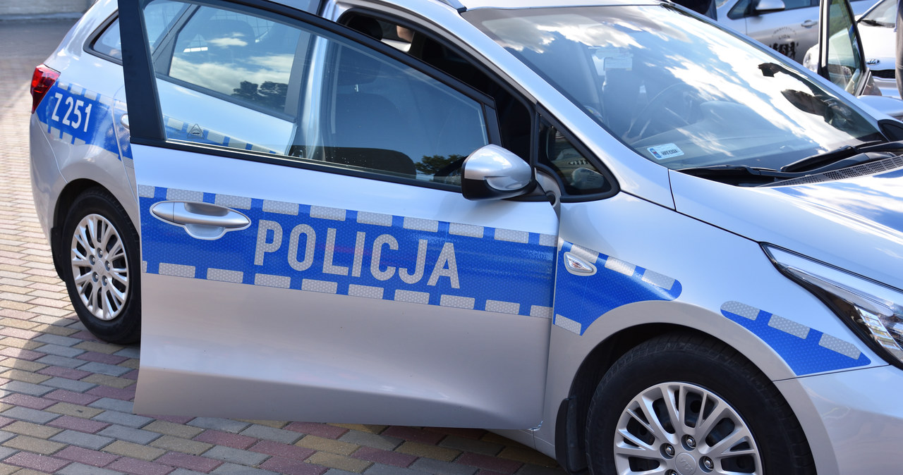 ​Jasło. Policjanci wynieśli dwie dziewczynki z zadymionego mieszkania