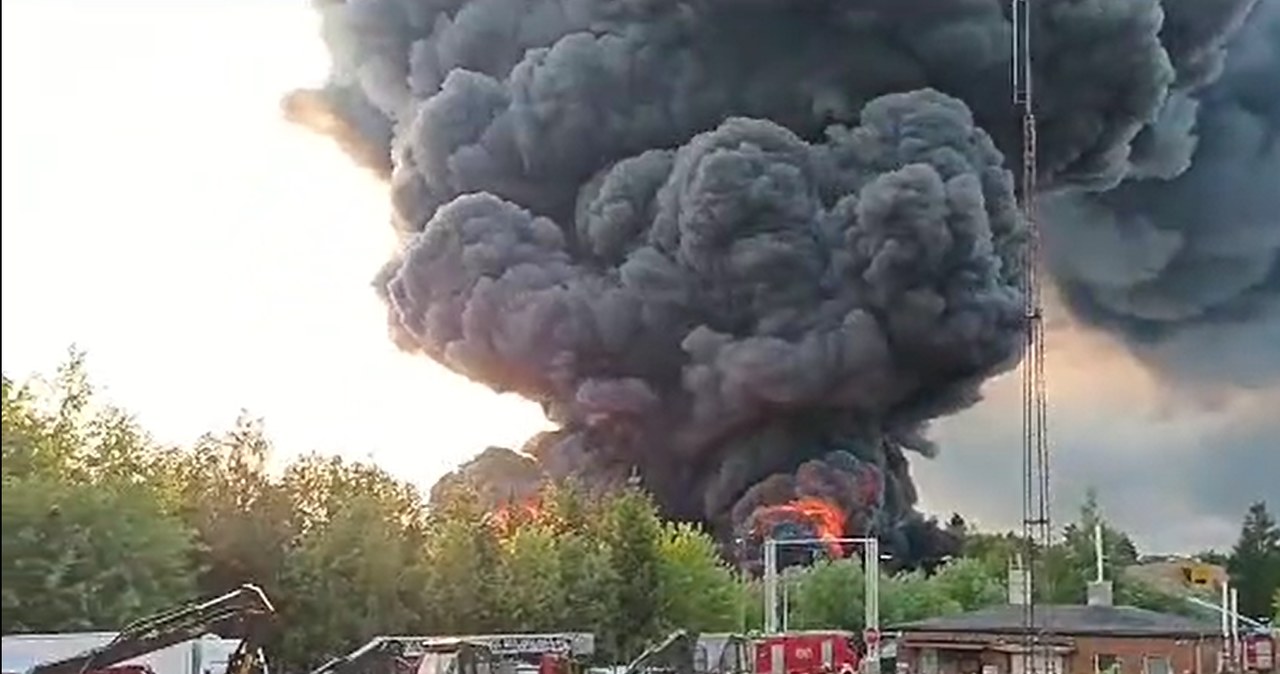 Duży pożar składowiska opon na Dolnym Śląsku. Trudna akcja gaśnicza