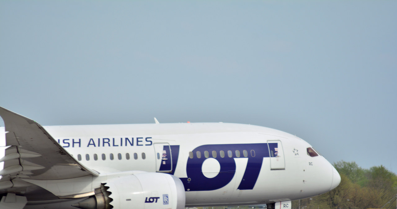 Dreamliner LOT wystartował z Tokio do Warszawy trasą polarną