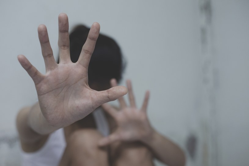 Nie milkną komentarze po śmierci Polki na Kos. „Przenoszenie winy na ofiarę”. Czym jest victim blaming?