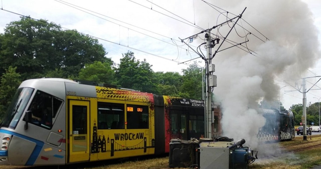 Wrocław: Zderzenie tramwaju z kosiarką do trawy