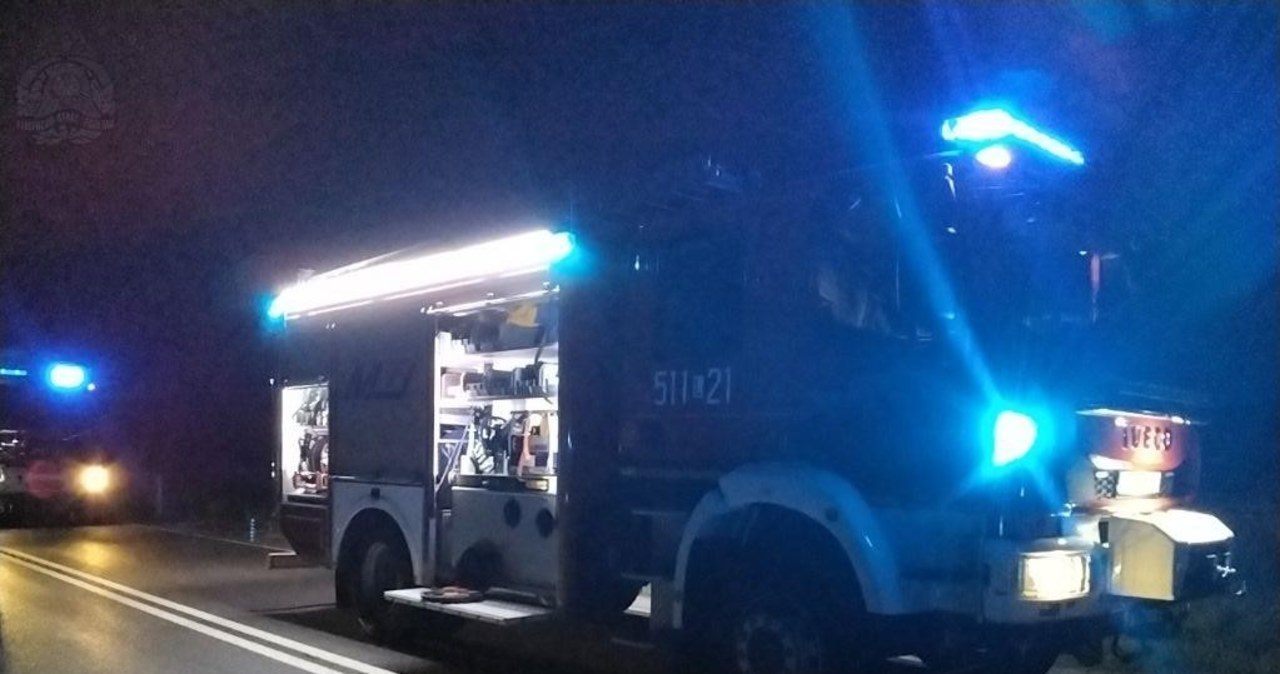 W wypadku z autem osobowym zginął kierowca skutera. Kierujący osobówką uciekł