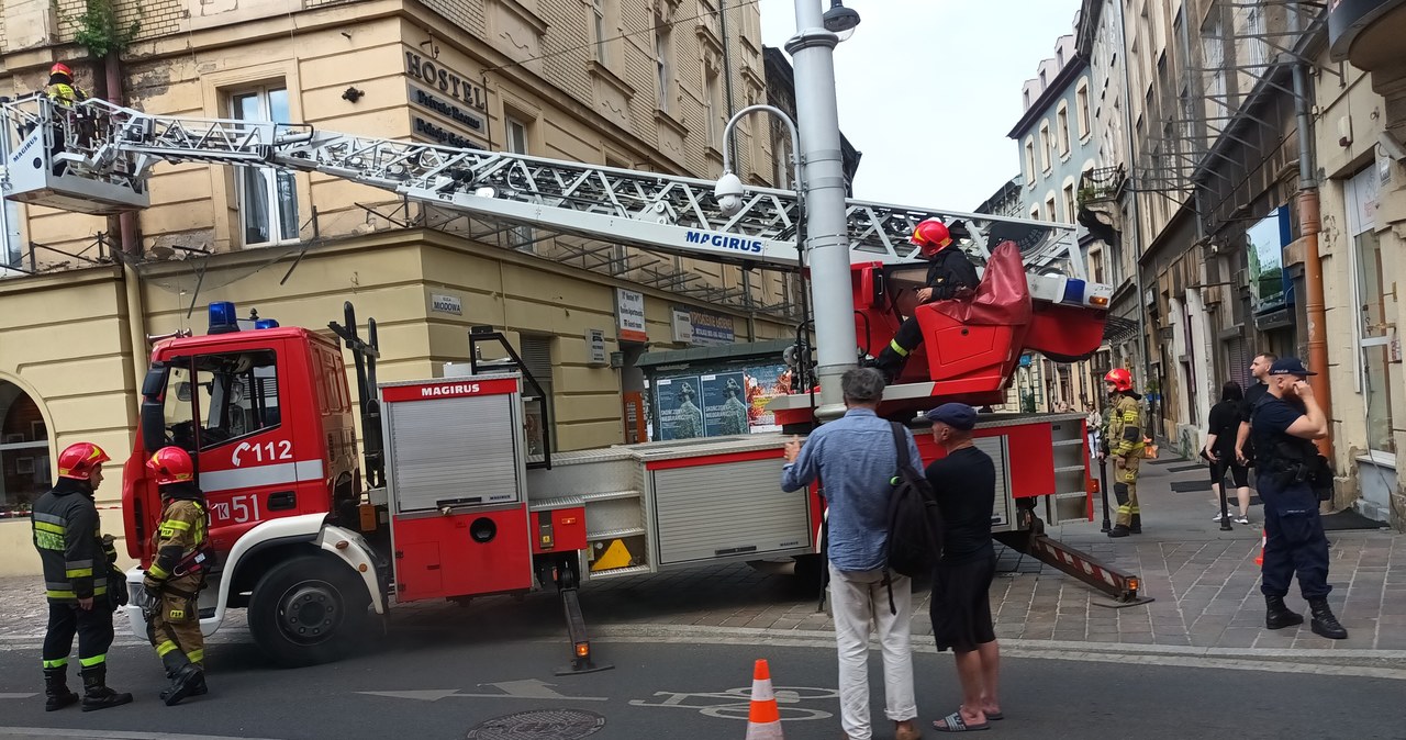 Fragment elewacji spadł na 18-latkę w centrum Krakowa