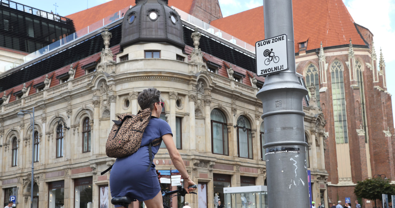 Nowa strefa we Wrocławiu. Tu rowerem jeździmy wolniej