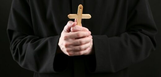 Hulaj dusza, piekła… nie ma? Tak księża i zakonnice spędzają wakacje