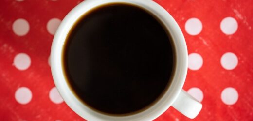 Kiedy pić kawę, żeby schudnąć? Zazwyczaj robisz dokładnie na odwrót