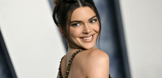Kendall Jenner kusi w jeansowej stylizacji. Fani pokochali ją w naturalnej odsłonie