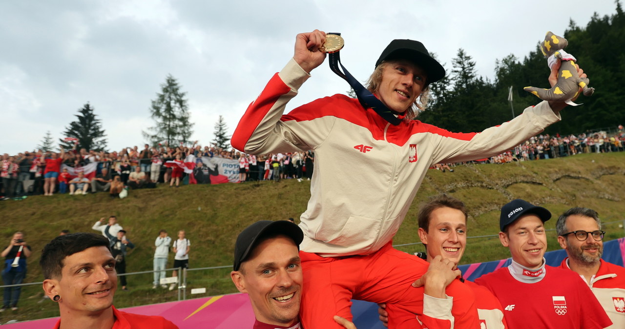 Dawid Kubacki ze złotem IE. To im zadedykował ten medal