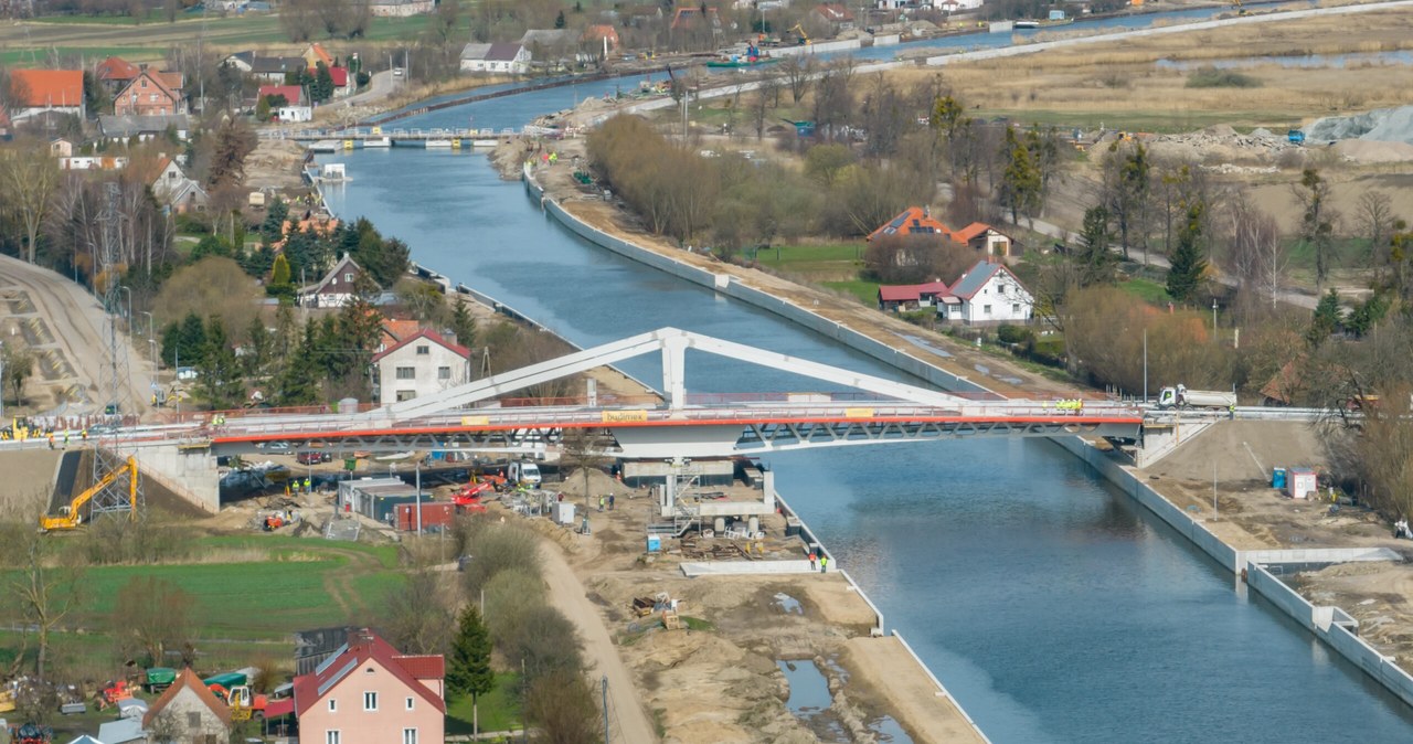 Most nad rzeką Elbląg w Nowakowie od środy będzie przejezdny