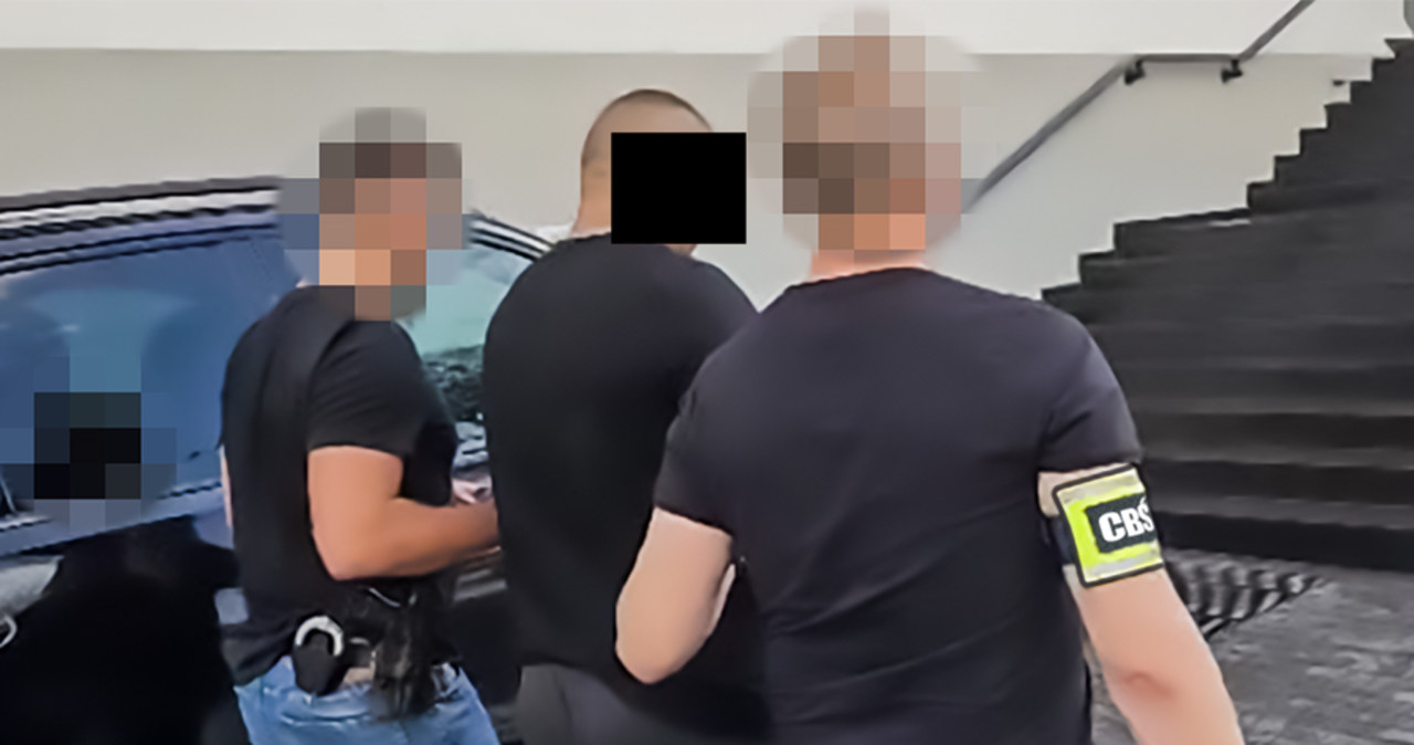 Wystawiali puste faktury i prali brudne pieniądze. Gang podatkowy rozbity