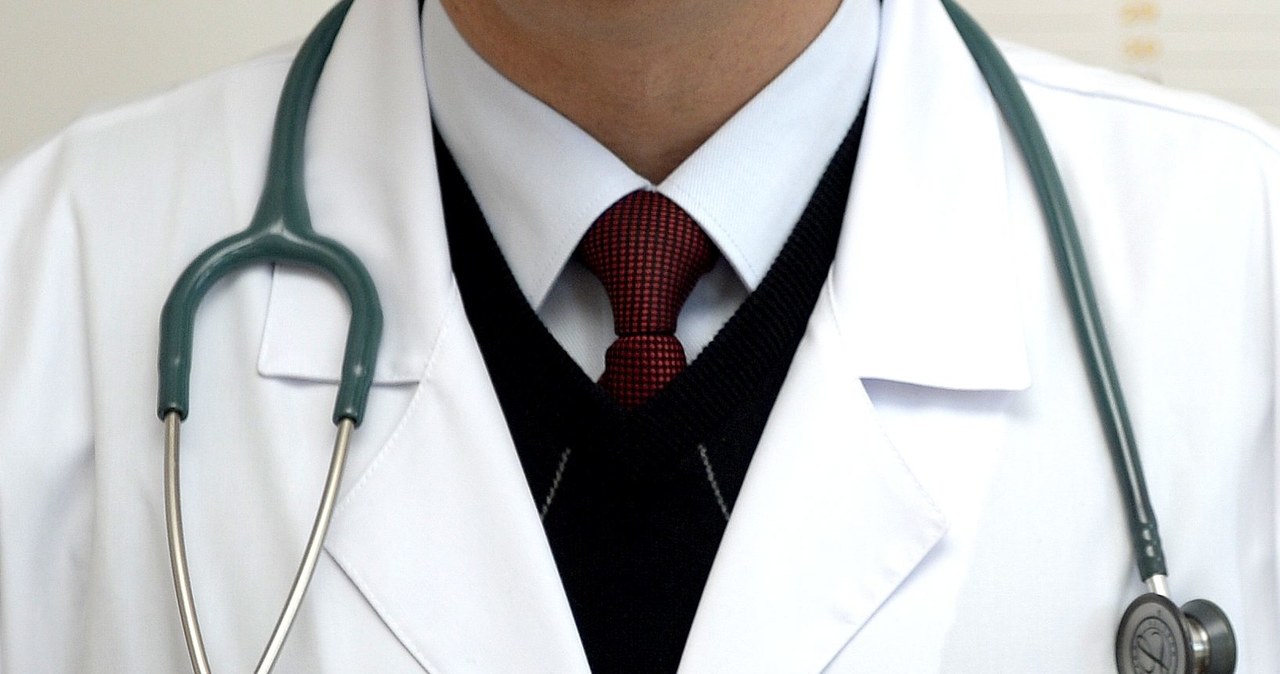 Na jakiej podstawie wprowadzono limit e-recept? Pokrętna odpowiedź wiceministra